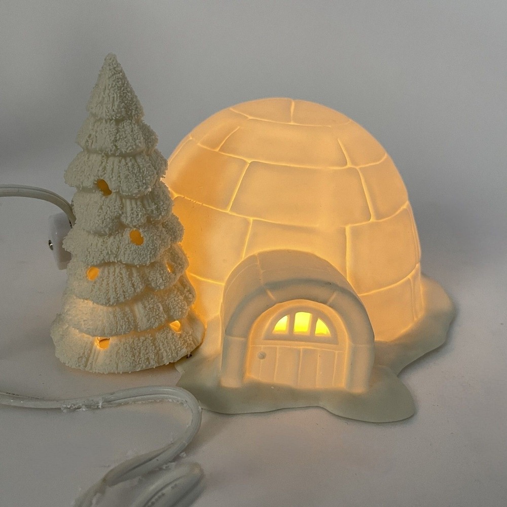 Department Dept. 56 Igloo Snowbabies Christmas Tree Lighted Decoration w/ Cord